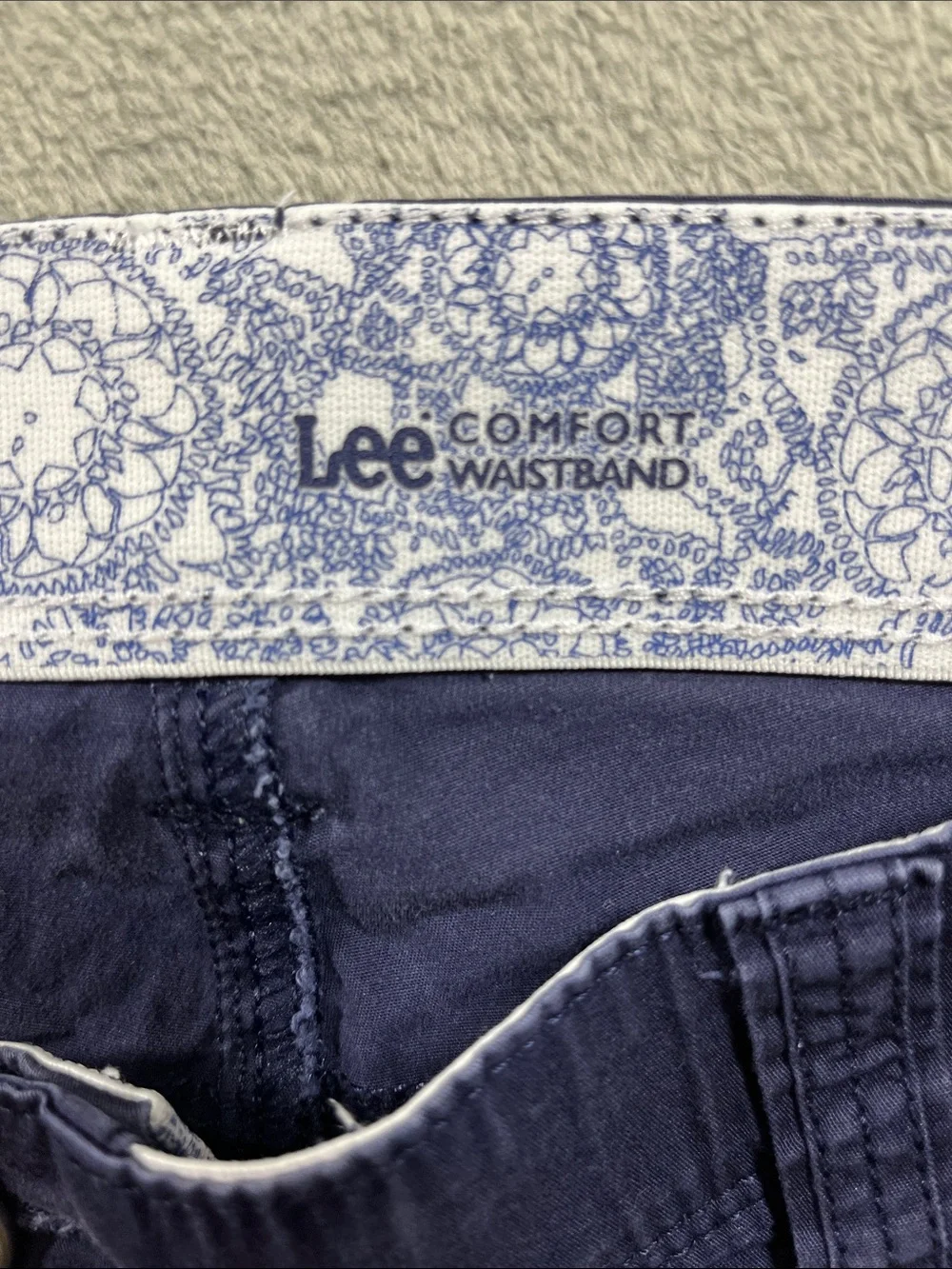 Lee Navy Comfort Waistband Women Capri Size 18W